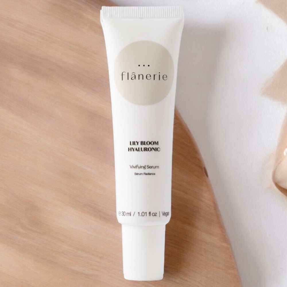 ✨NWT✨ FLANERIE Vivifying Serum ✨FULL SIZE✨HYALURONIC ACID